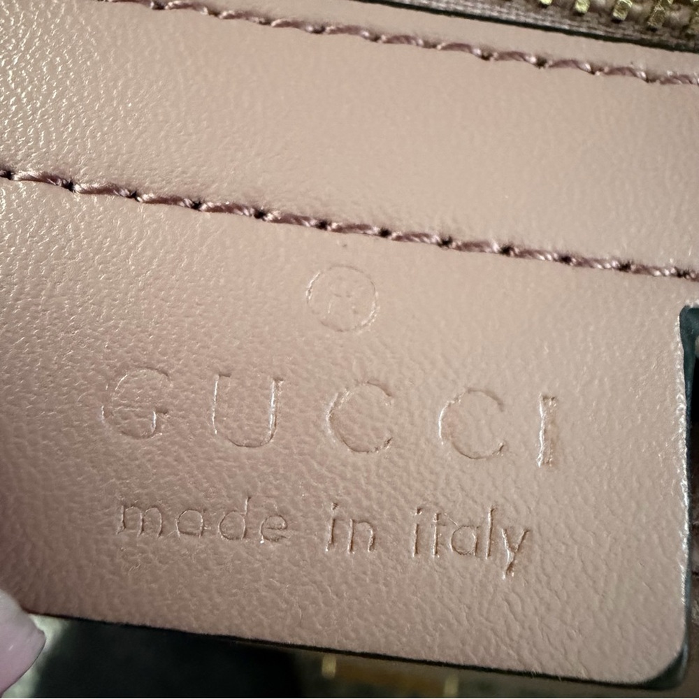 Trade. Beautiful bag - Picture 2 of 6